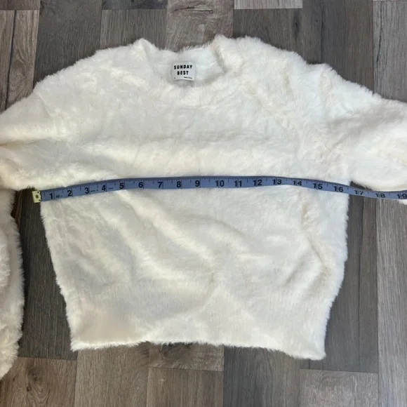 Aritzia Sunday Best Kitten Sweater - Picture 7 of 9